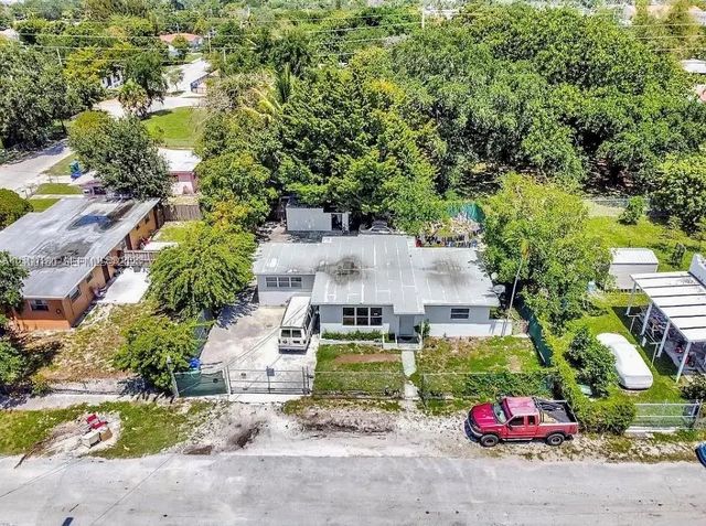 261 Nw 73rd Terrace, Miami