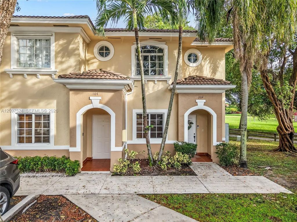 7230 Nw 174 Terrace #104, Hialeah