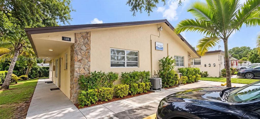 130 Se 10th Street #130, Hallandale Beach