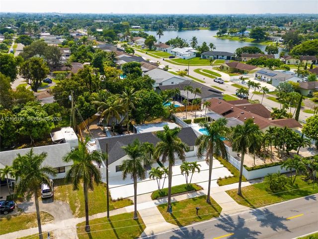 3 of 47 - 10830 Sw 160th Street, Miami, FL