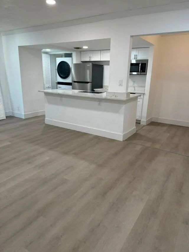 3 of 20 - 330 Cypress Drive, Lake Park, FL