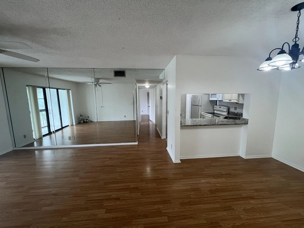 618 Sea Pine Way #c2, Greenacres