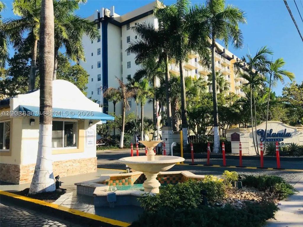 801 Nw 47th Avenue #914w, Miami