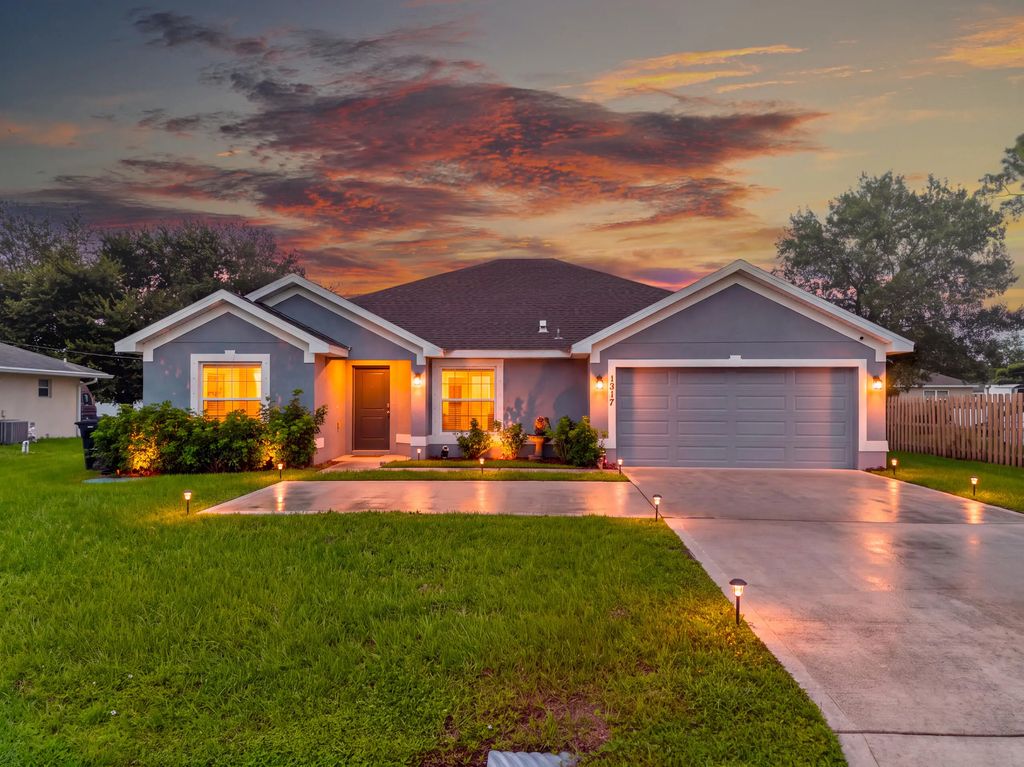 1317 Se Sandia Drive, Port St. Lucie