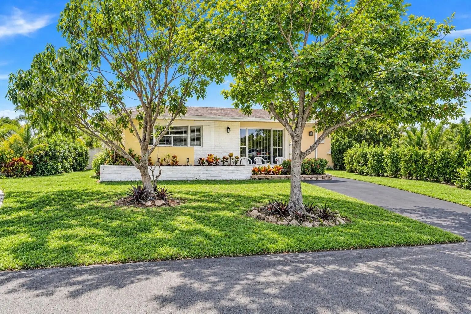 6872 Nw 26th Court, Sunrise