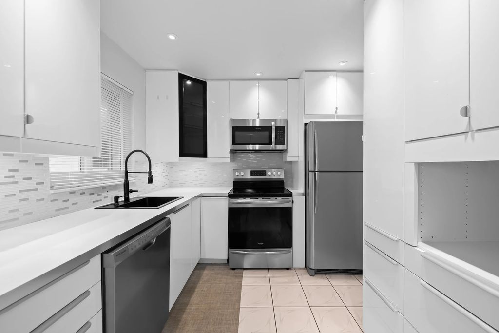 5300 Washington Street #k330, Hollywood