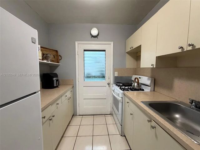 5 of 14 - 821 Jefferson Avenue #5, Miami Beach, FL