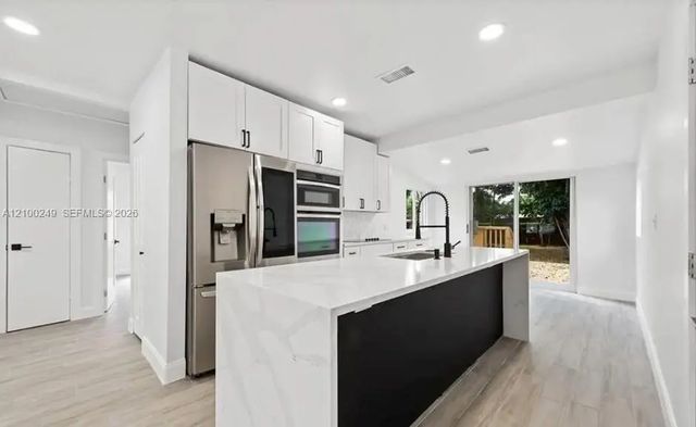 3 of 8 - 2810 Sw 12th Street, Miami, FL