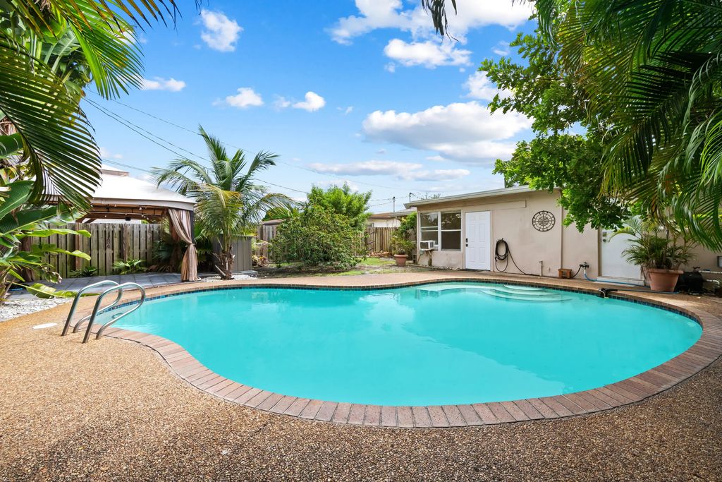 51 Ne 49th Street, Fort Lauderdale