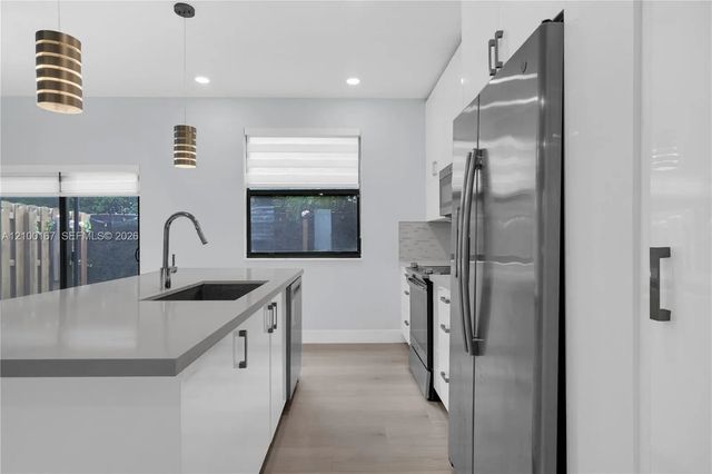 2 of 40 - 10413 Nw 82nd Street #3, Doral, FL