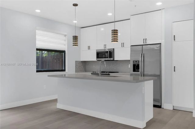 3 of 40 - 10413 Nw 82nd Street #3, Doral, FL