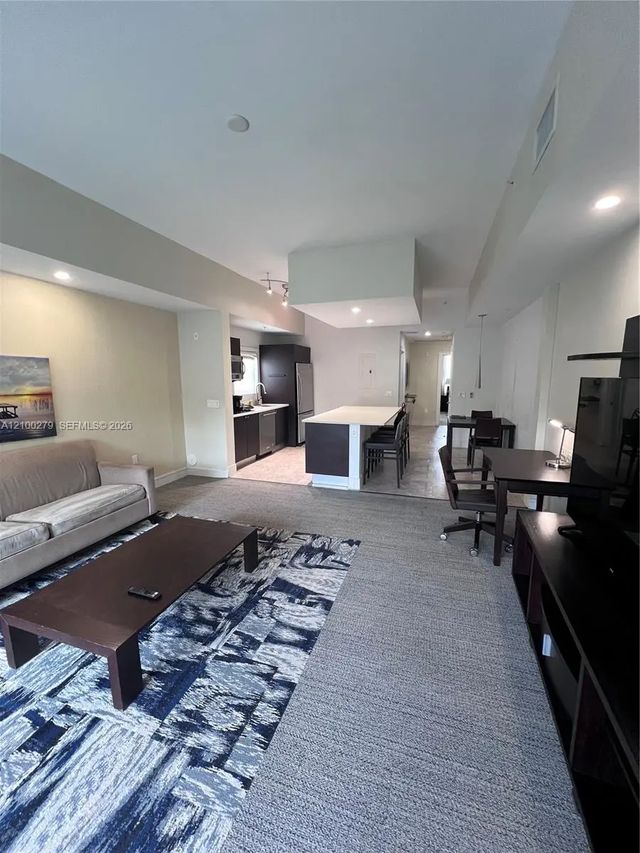 3 of 8 - 5300 Nw 87th Avenue #916, Doral, FL