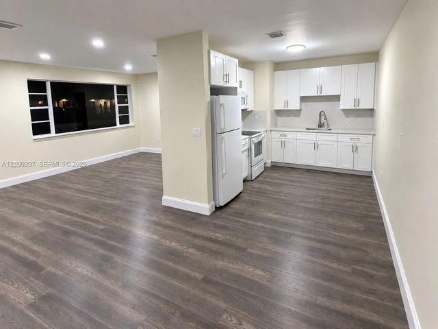 4 of 12 - 770 Nw 179th Street, Miami Gardens, FL