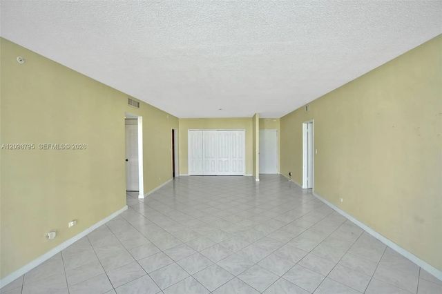 5 of 20 - 5601 Collins Avenue #620, Miami Beach, FL