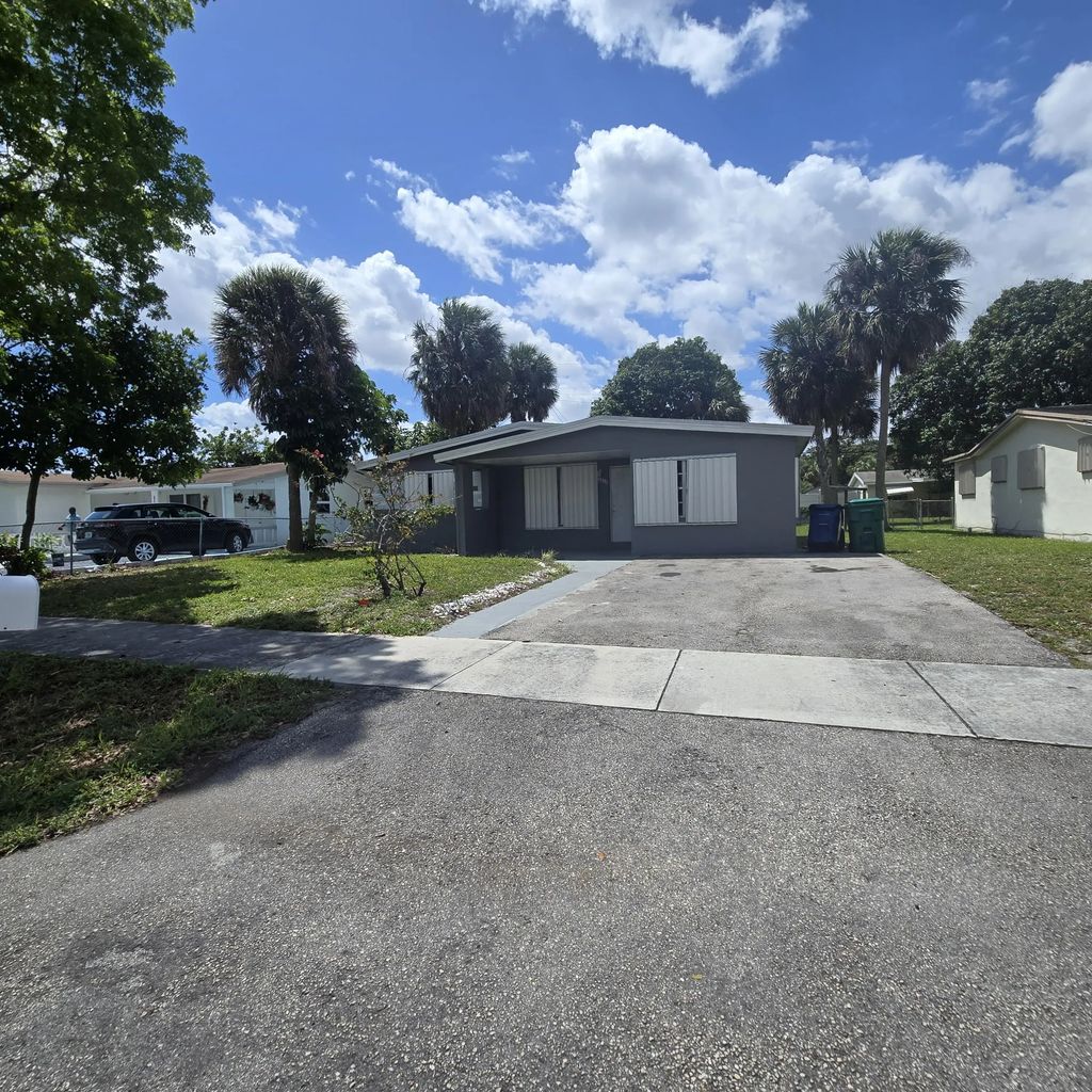 3860 Nw 8th Place, Lauderhill