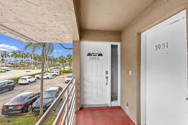 2 of 38 - 5953 W 28th Avenue #24, Hialeah, FL