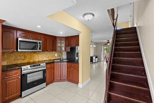 3 of 38 - 5953 W 28th Avenue #24, Hialeah, FL