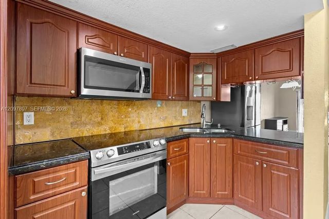 4 of 38 - 5953 W 28th Avenue #24, Hialeah, FL