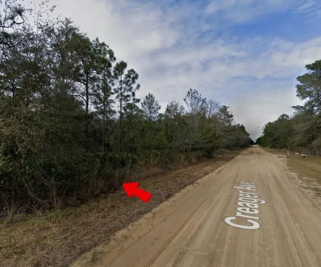 002 Creager Avenue, Interlachen
