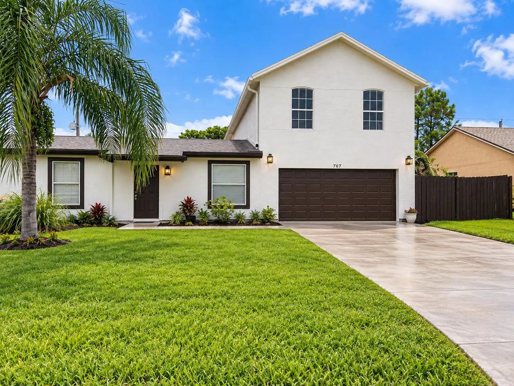 707 Se Karrigan Terrace, Port St. Lucie