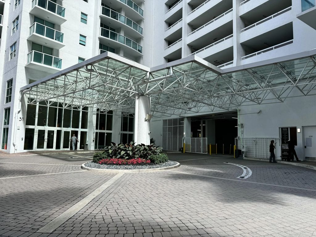 31 Se 5th Street #cu-301, Miami