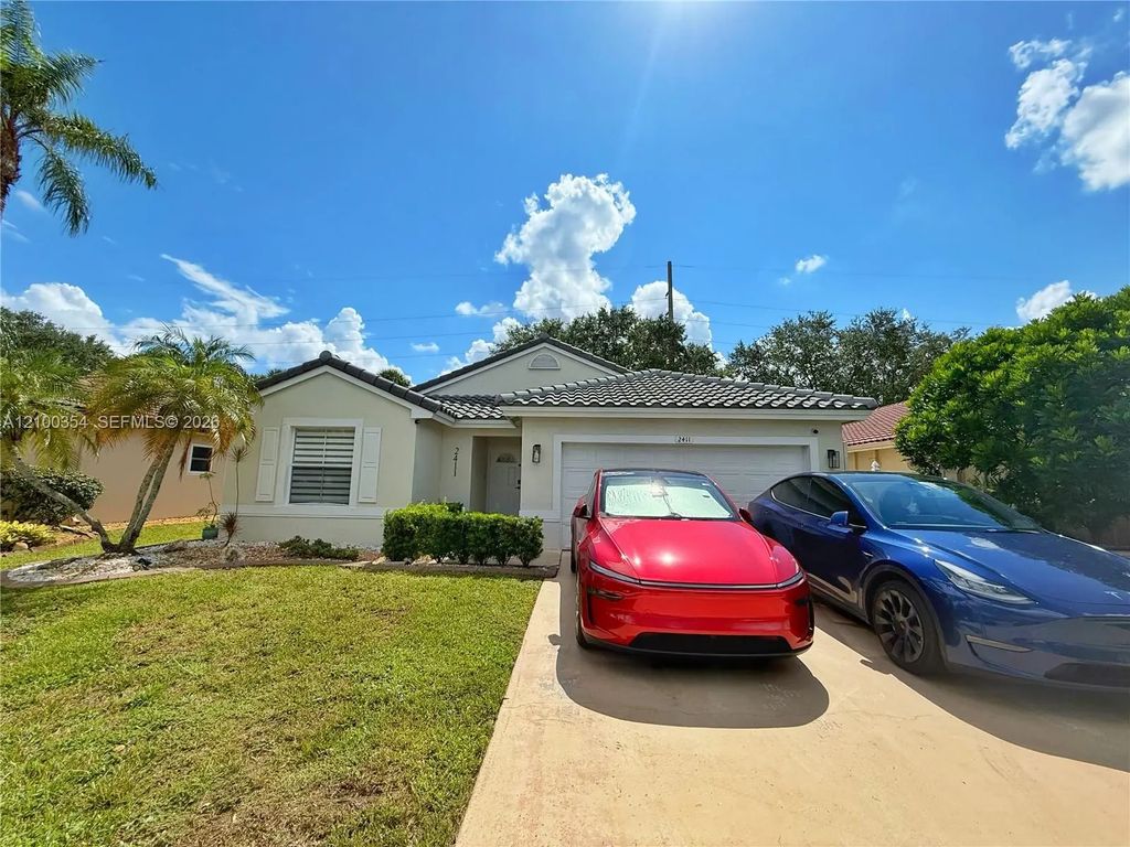 2411 Nw 184th Terrace, Pembroke Pines