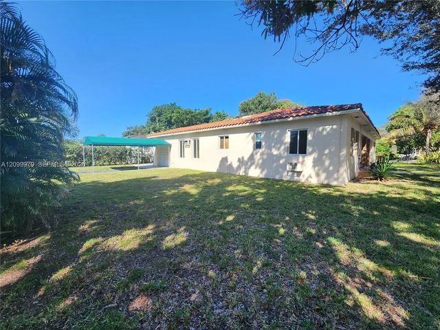 5 of 24 - 12000 Ne 10th Avenue, Biscayne Park, FL