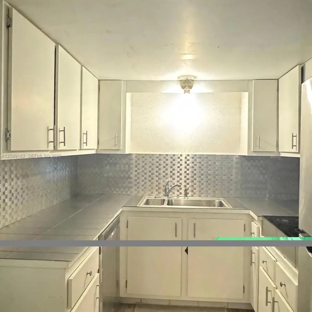 5961 N Falls Cir Drive #306, Lauderhill