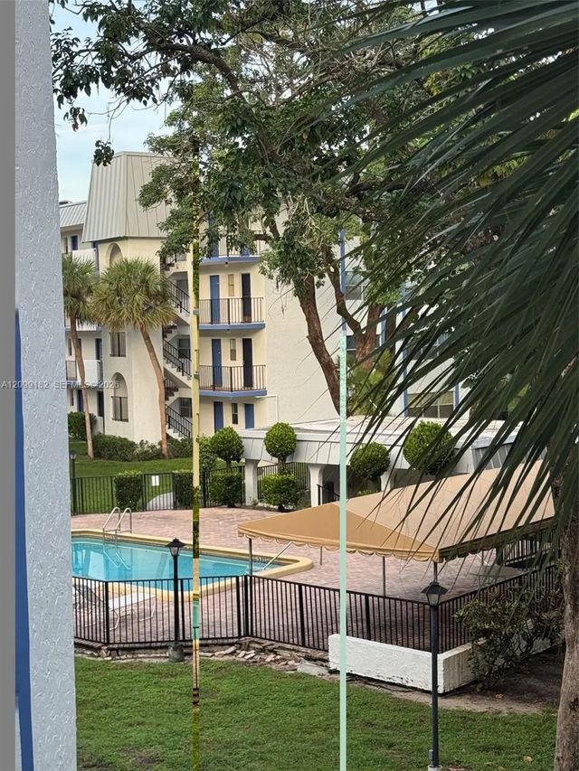 3 of 7 - 5961 N Falls Cir Drive #306, Lauderhill, FL