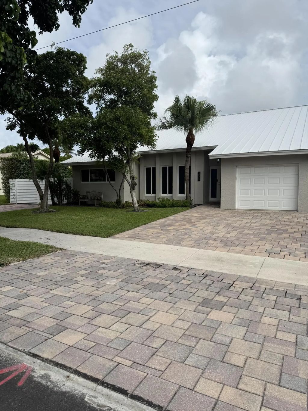 355 Se 7th Street, Dania Beach