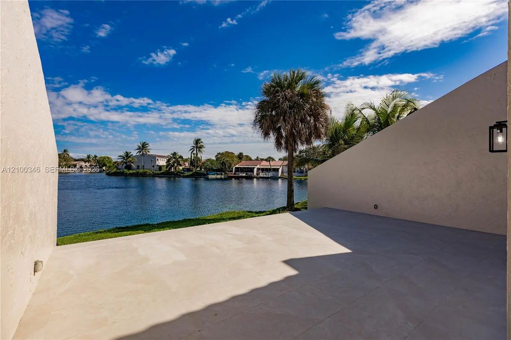 7238 Jacaranda Lane #7238, Miami Lakes