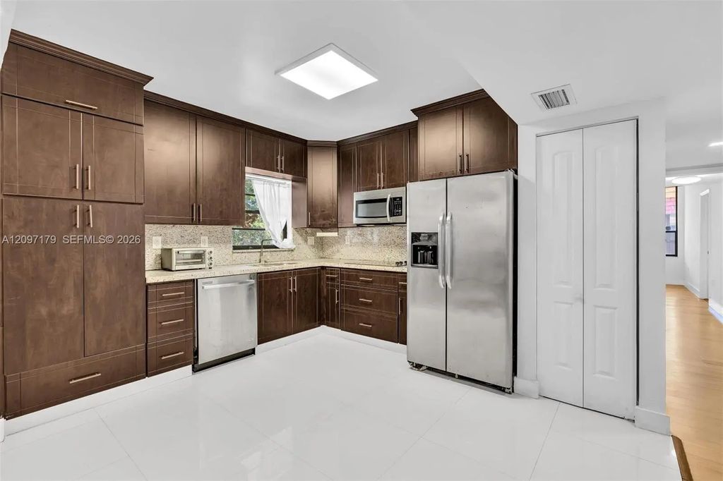 770 Ne 199th Street #204f, Miami