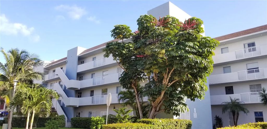 3868 Ne 169th Street #408, North Miami Beach