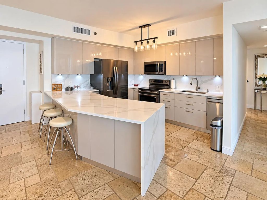 1800 S Ocean Drive #1210, Hallandale Beach