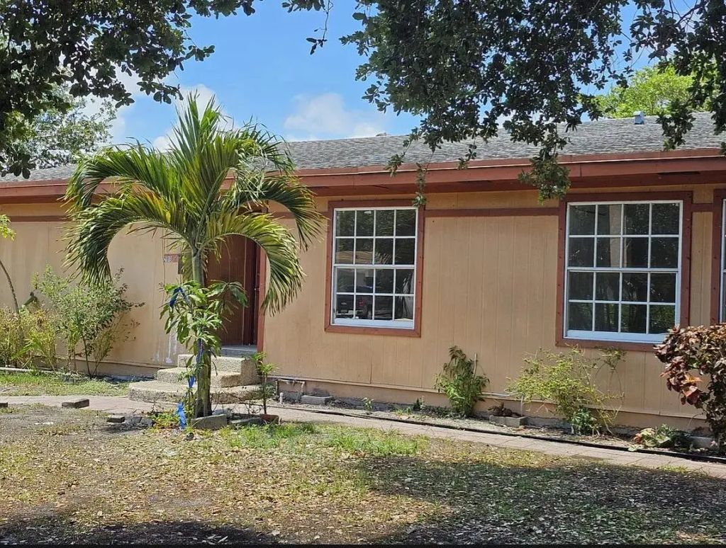 2013 Dock Street, West Palm Beach