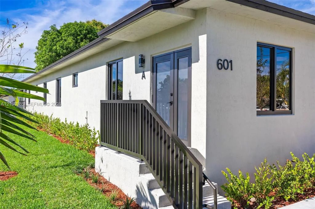 601 Nw 3rd Avenue #a, Hallandale Beach