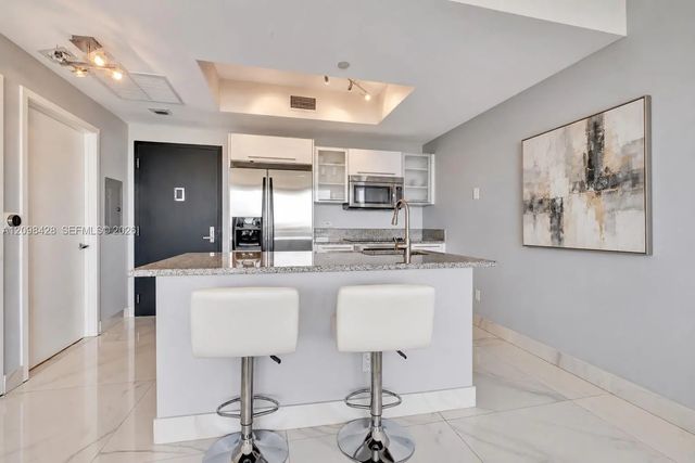 5 of 16 - 888 Biscayne Boulevard #411, Miami, FL