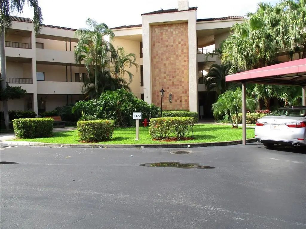 7472 La Paz Place #203, Boca Raton