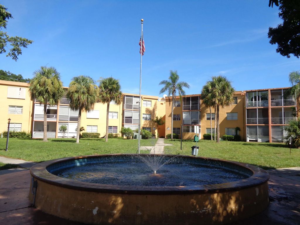 4394 Nw 9th Avenue #20-1g, Deerfield Beach