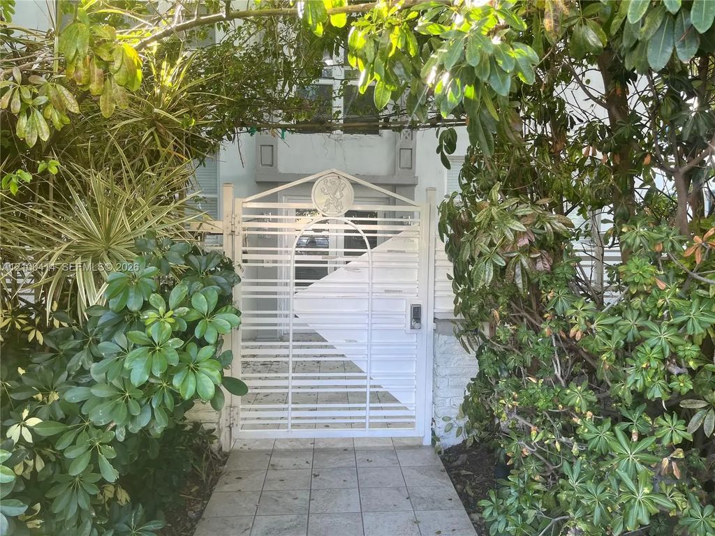 1550 Drexel Avenue #201, Miami Beach