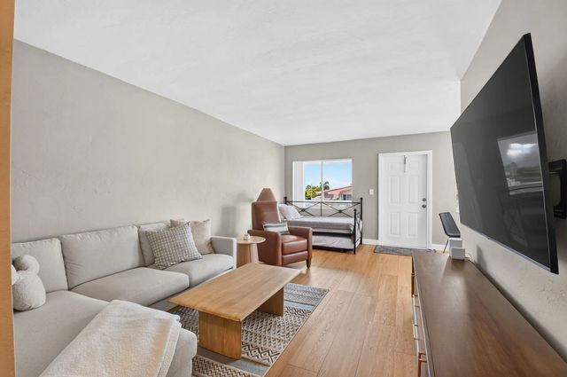 2 of 19 - 2290 Sunset Avenue #20, Lake Worth Beach, FL