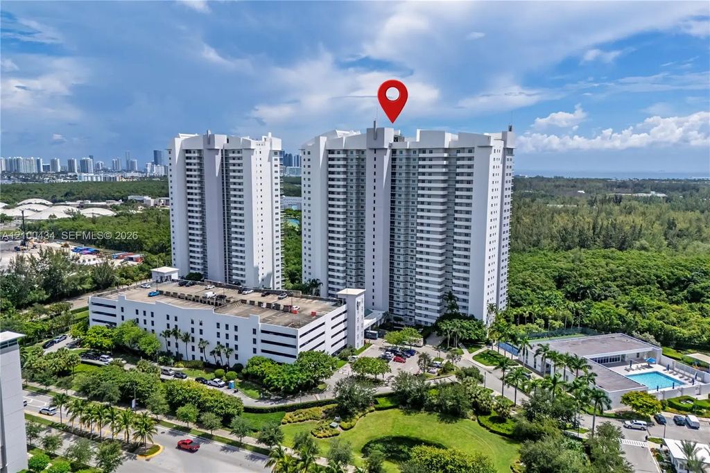 14951 Royal Oaks Lane #709, North Miami