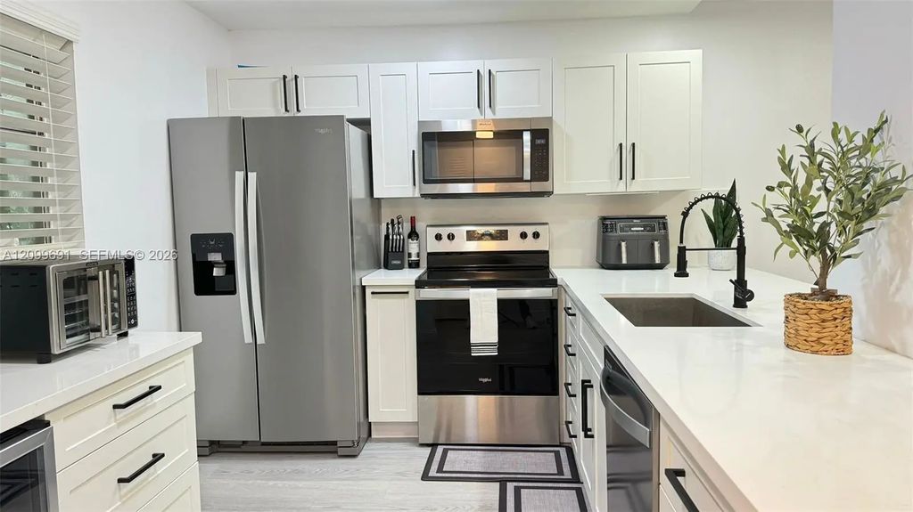 1800 N Lauderdale Avenue #1117, North Lauderdale