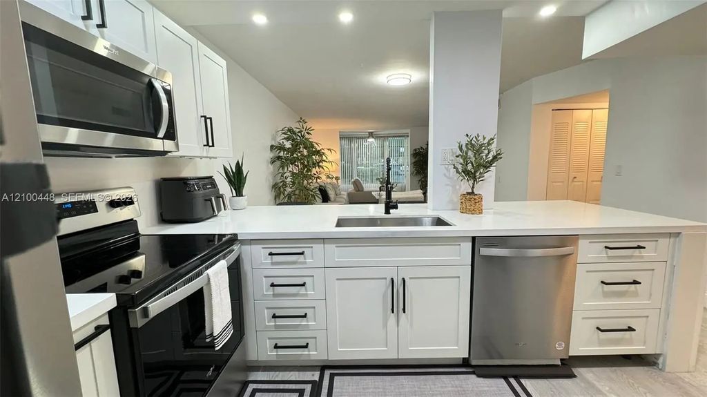 1800 N Lauderdale Avenue #1117, North Lauderdale