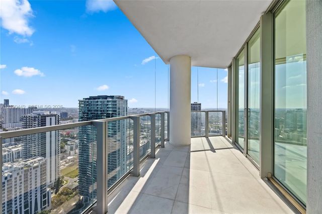 5 of 46 - 2900 Ne 7th Avenue #4009, Miami, FL