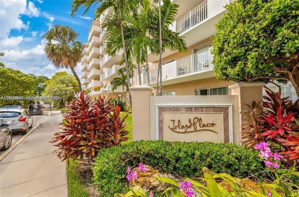 1455 N Treasure Drive #2o, North Bay Village