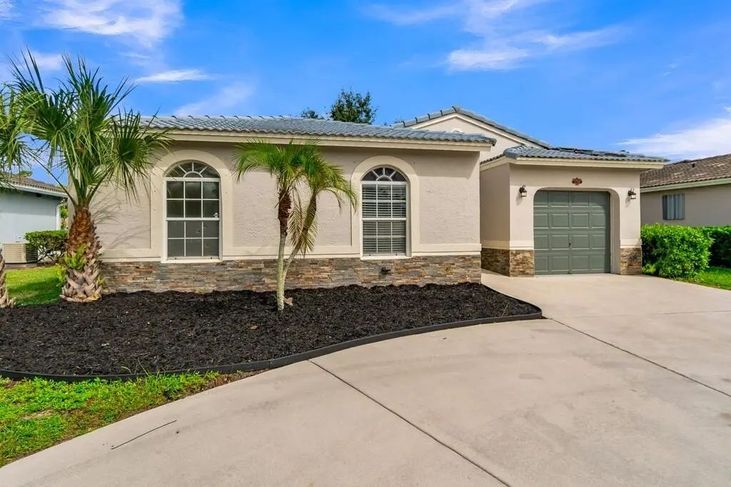 1790 Nw 56th Avenue, Lauderhill