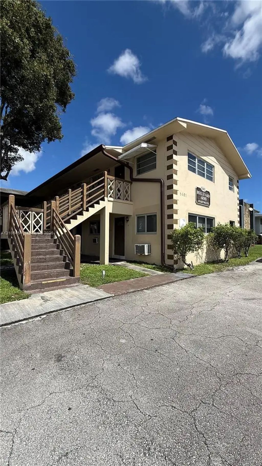 5401 Hollywood Boulevard #15, Hollywood