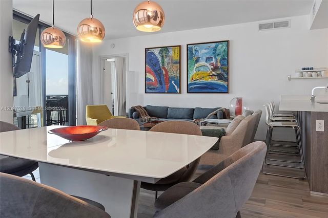 5 of 16 - 801 S Miami Avenue #3604, Miami, FL