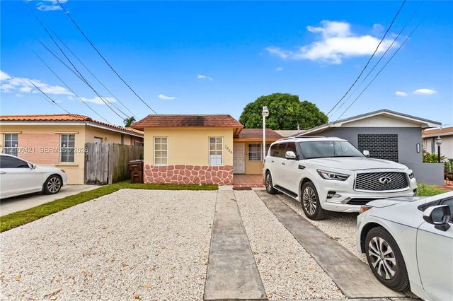 2 of 32 - 7830 W 8th Avenue, Hialeah, FL